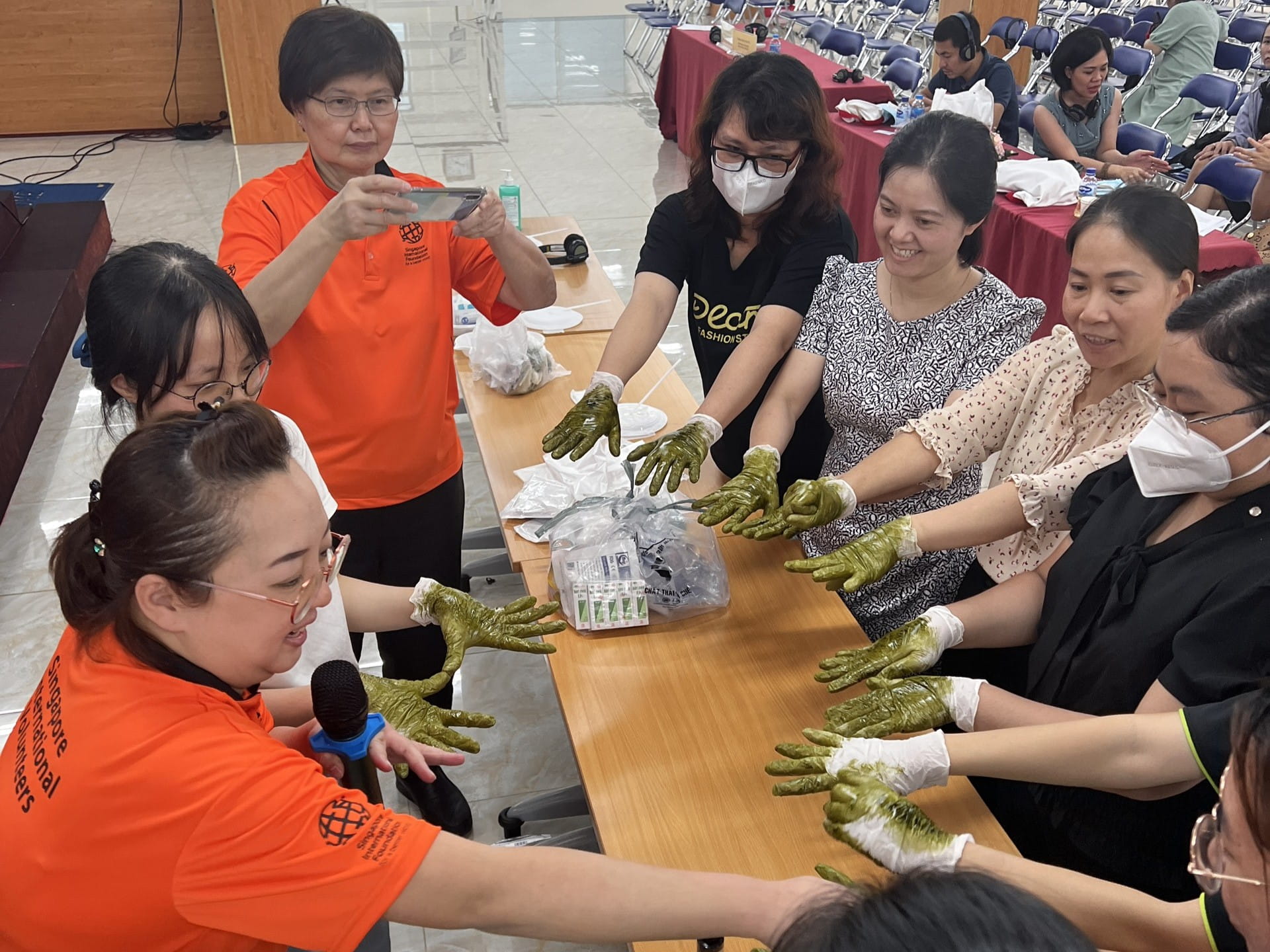 Singapore Healthcare Professionals Work with their Counterparts in Vietnam to Raise Standards of Nephrology Care