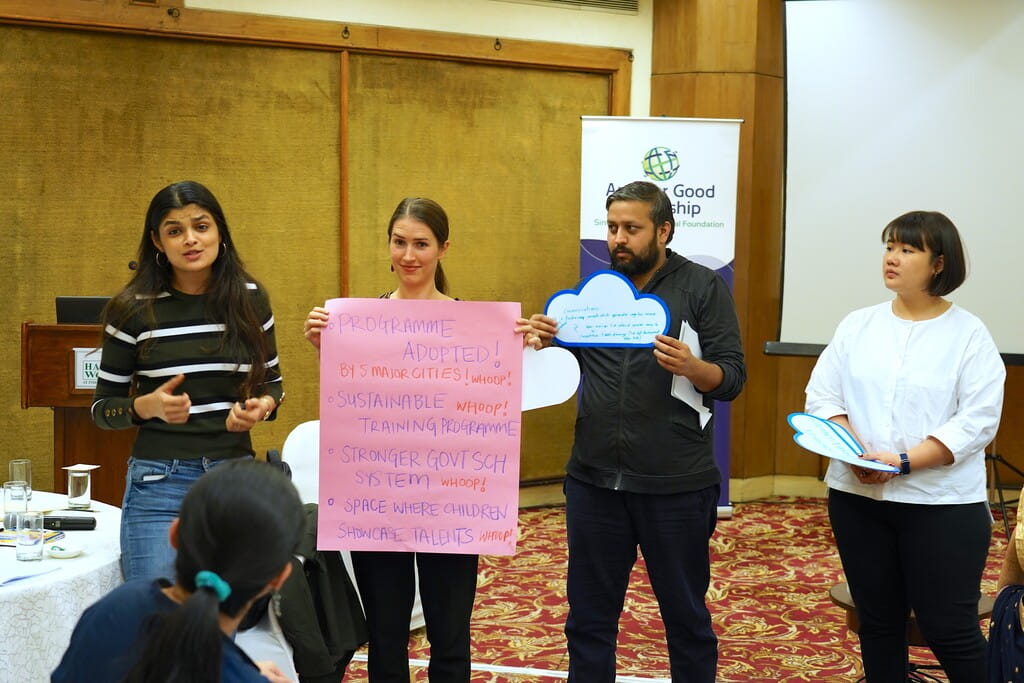 A4G Fellow Chhavi Khandelwal presented her group's discussion on the vision and plans required to create social impact through art education, at the "Time Travelling with Your Idea" workshop.