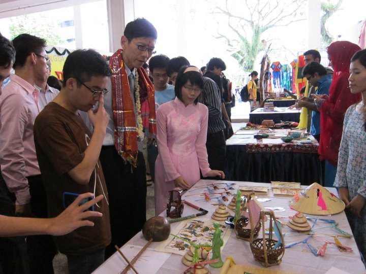 NUS In-Fusion 2011 - Diversity at its Convergence
