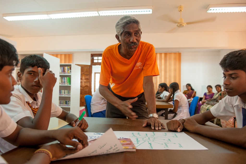 SIF’s latest community development project in Sri Lanka aims to enhance English Language communication skills of the youths in Jaffna, by equipping them with learning resources in English and training Jaffna’s English language teachers and librarians.