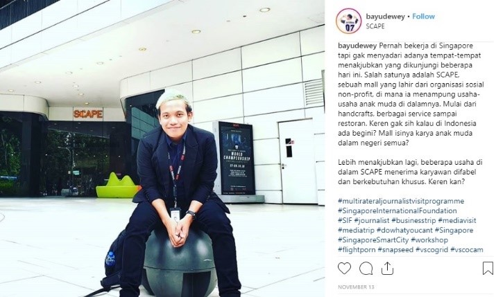 Bayu Wicaksono, Creative Editor at IDNTimes.com, Indonesia, shares his reflections on Instagram in Bahasa Indonesia during the JVP. In particular, a visit to *SCAPE led him to consider how the retail sector can support the work of the youth and marginalised people. He writes, "Wouldn't it be great if there was something like this in Indonesia?"