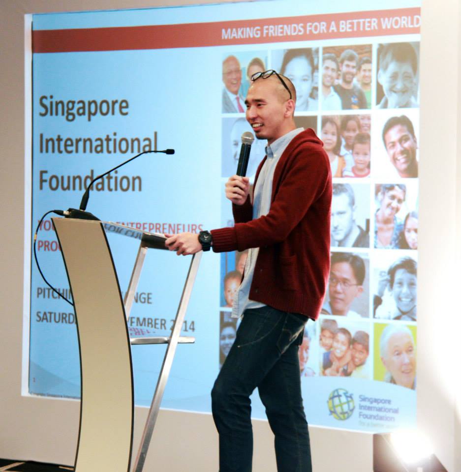 YSE alumnus Andrew Yin hosting the reception and awards ceremony. Andrew runs IMPad, a social enterprise that provides cost-effective bio-degradable sanitary pads to women in rural India.
