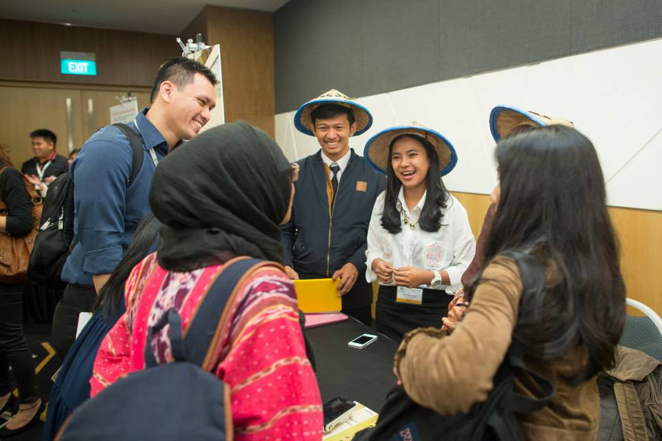 Malaysian team Little Marios helps underserved communities in Malaysia learn about urban farming & entrepreneurship through mushroom farming.