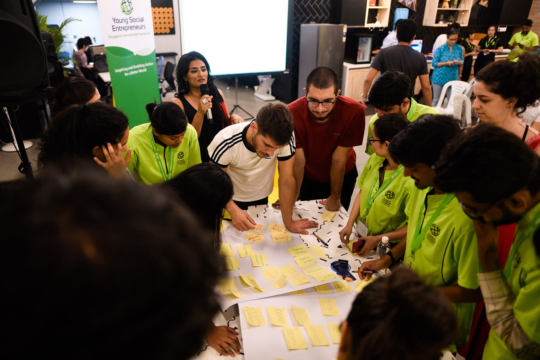 Alumni from various SIF programmes joined the workshop to share their experiences with the YSEs, adding value and depth to the sessions. This included Kamya Ramachandran (pictured with microphone), Director of Jagaa DNA and SIF Arts For Good Fellow 2018. She spoke with the YSEs and Fellows from Amani Institute about creative and effective community engagement. 