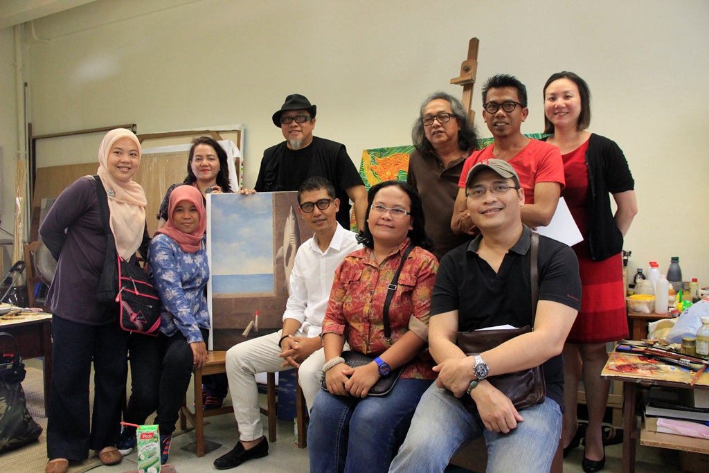 The journalists met with the TUJU group, a collective of five cultural ambassadors we partner with under the Singapore Internationale programme. They connect and collaborate with Indonesian artists in cultural exchange projects.