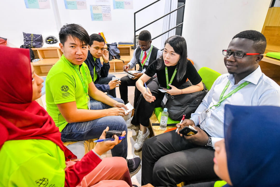 YSEs from Indonesia, Malaysia, China and Nigeria explore potential areas for collaboration at the Social Enterprise Marketplace.