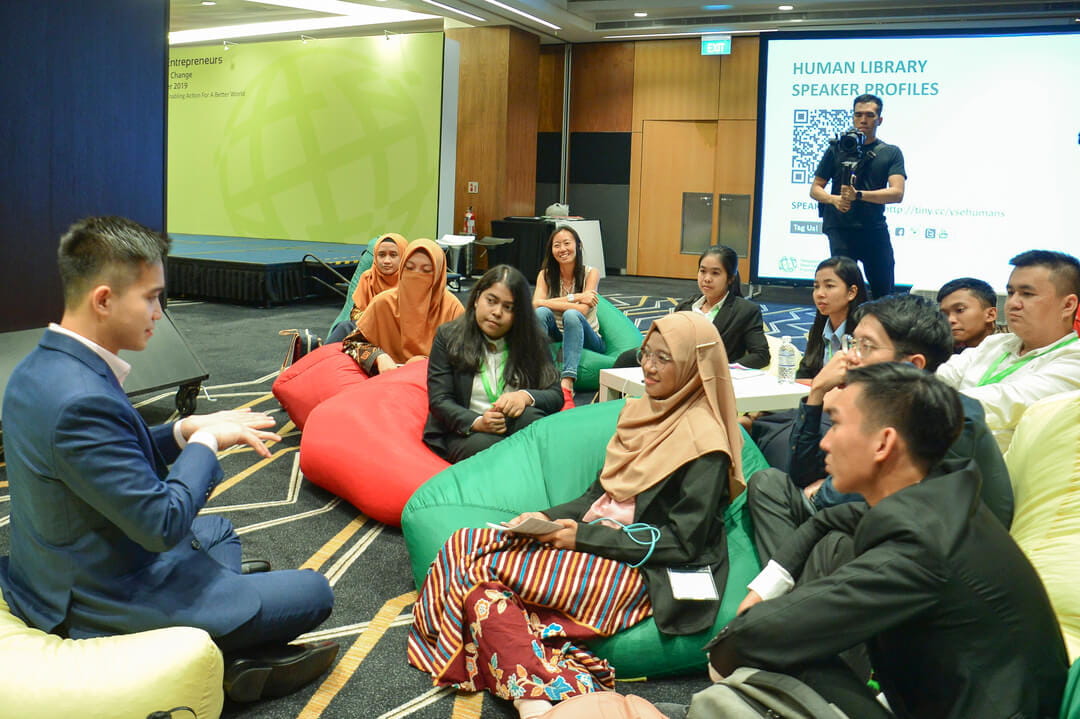 An invaluable session with those who have scraped their knees - 'Human Library books' share lessons on how they broke societal and physical barriers to create a better life for themselves and the communities they serve through their social enterprises. 