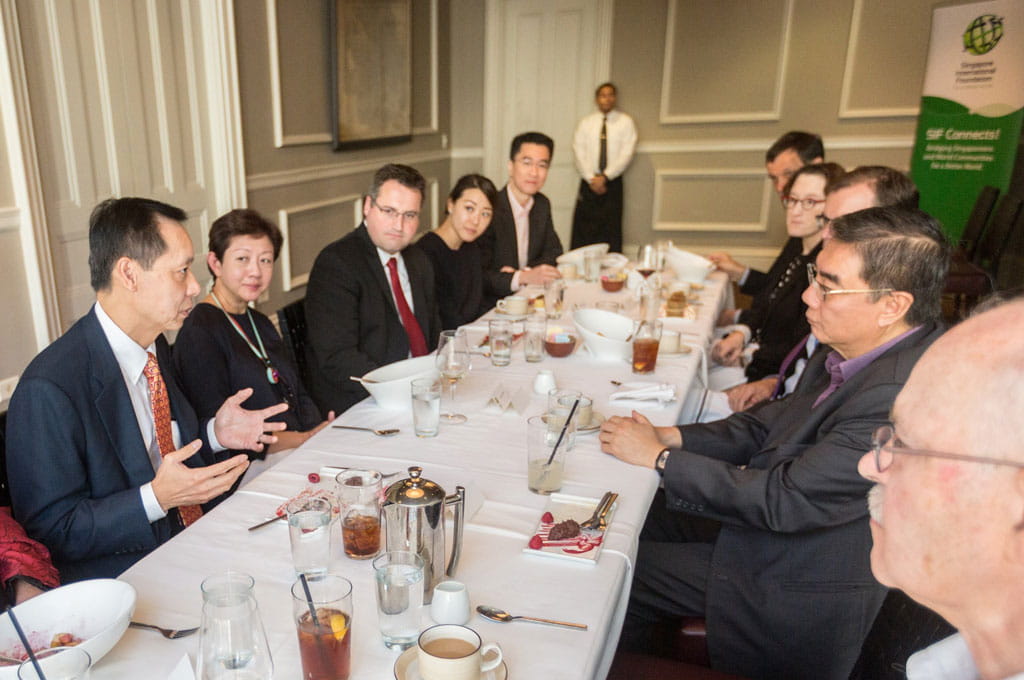 USAI vice-chairman Mr Benjamin Wu (left) at a lunch hosted by SIF chairman Ambassador Ong Keng Yong for American Friends of Singapore and panellists of the SG50 Dialogue with FOS held at SIF Connects! Washington DC on 6 October 2015.