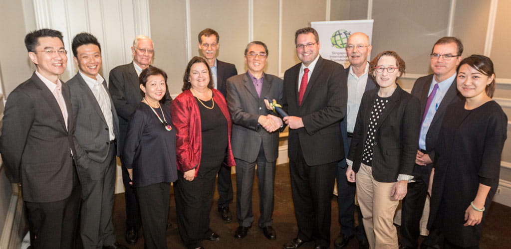 USAI vice-chairman Mr Benjamin Wu (left) at a lunch hosted by SIF chairman Ambassador Ong Keng Yong for American Friends of Singapore and panellists of the SG50 Dialogue with FOS held at SIF Connects! Washington DC on 6 October 2015.