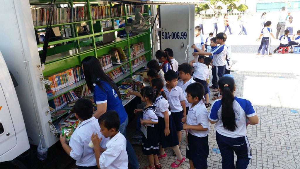  The SIF's Words on Wheels mobile library which will bring the joy of English and cross-cultural learning to over 3,000 Vietnamese school children.