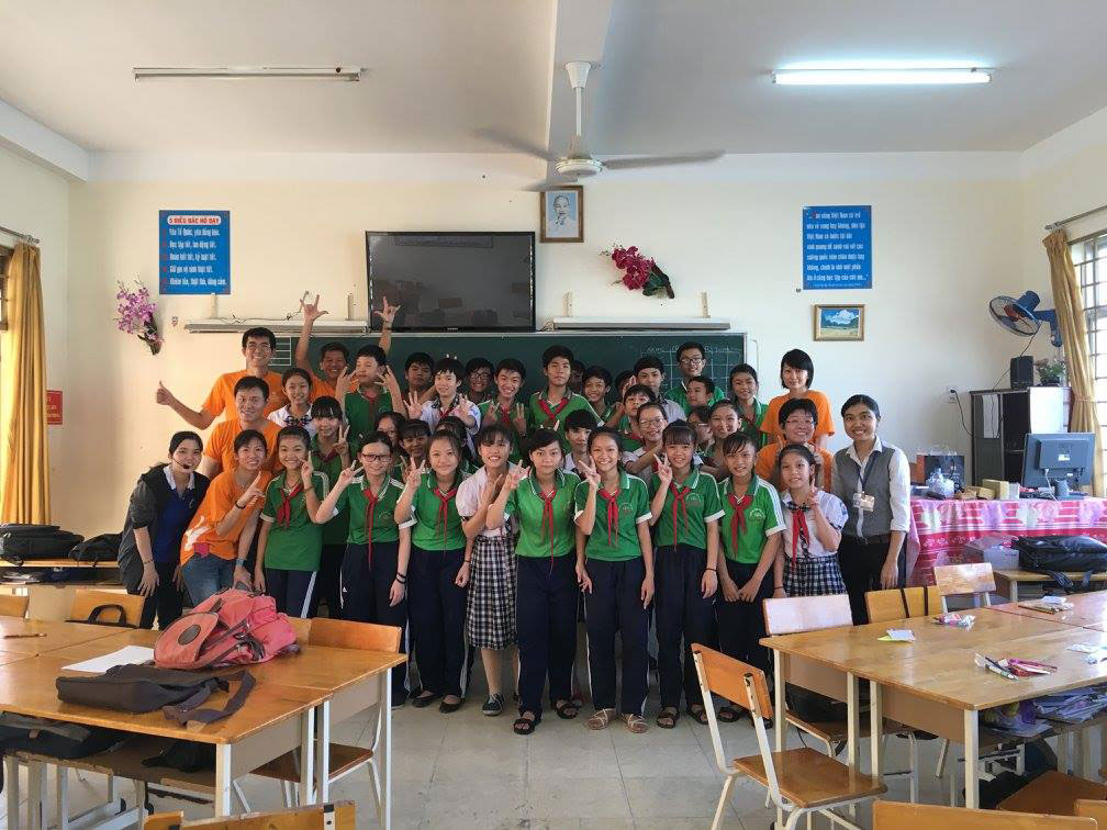 A class photo after concluding the English language lessons for this trip.