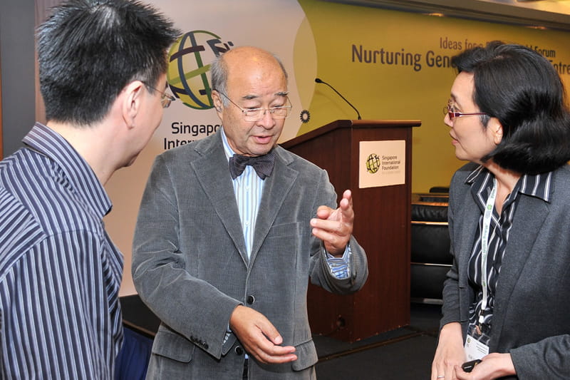 Ms Helene Leong, Deputy Director, Educational Development, Singapore Poly (right)