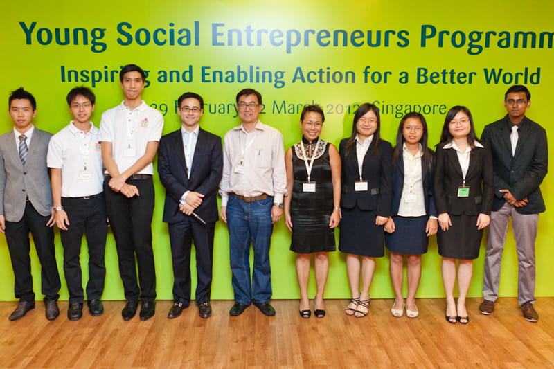 Winners of YSE workshop (Team C): Start Now, Young Entrepreneurs Hub and Young Sprout, with judges SIF Governor and Managing Director of DBS, Karen Ngui and Ashoka Fellow Jack Sim