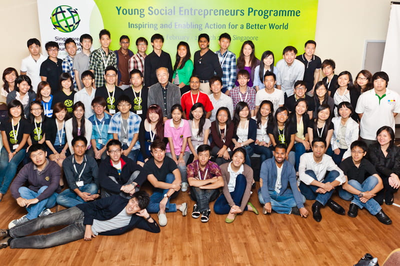 Mechai Viravaidya with this year’s Young Social Entrepreneurs