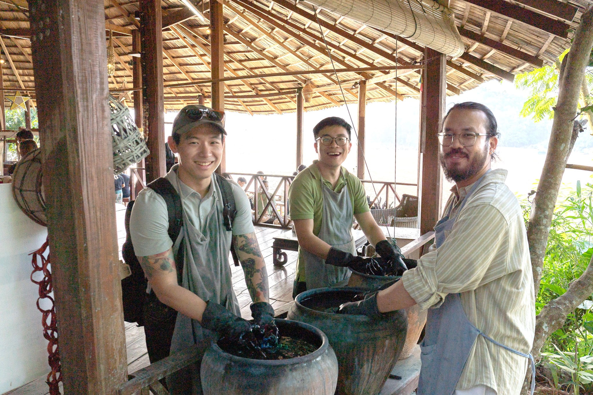 Fellows made their own tie-dye handicrafts at Ock Pop Tok, an organisation dedicated to preserving Laos’ traditional textiles and crafts. The tie-dye process uses ingredients from Ock Pop Tok’s in-house garden.