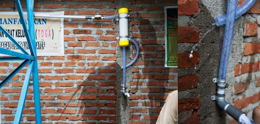 Water-borne bacteria, cysts and viruses are removed in the membrane water filter through a gravity-driven ultrafiltration process, where pressure separates these impurities, making water safe for consumption. No electricity is required to operate the filter.