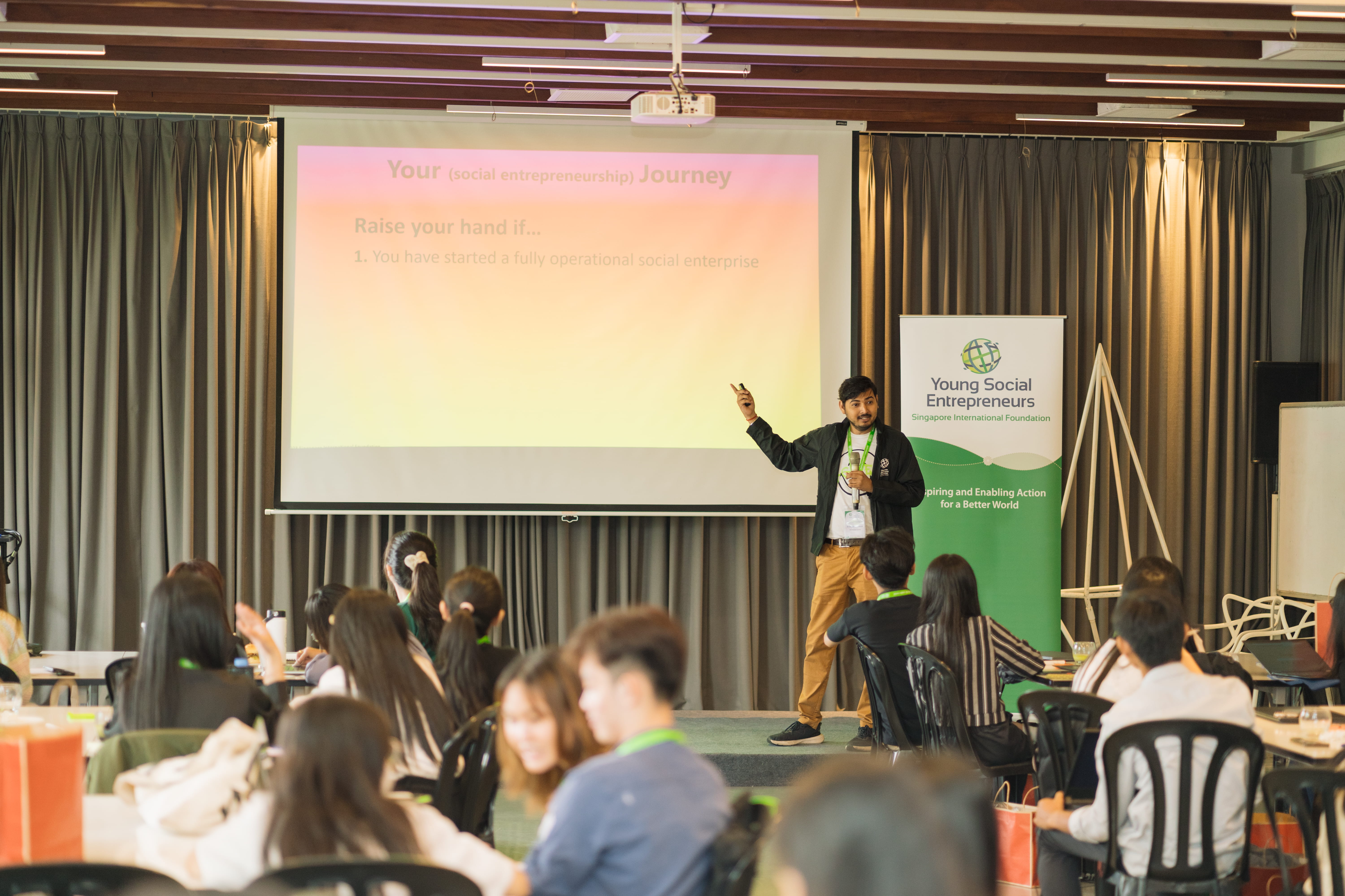 Alumnus Trainer Mr Divanshu Kumar (YSE 2018) from India leads the Design Thinking for Good Business workshop in Phnom Penh.