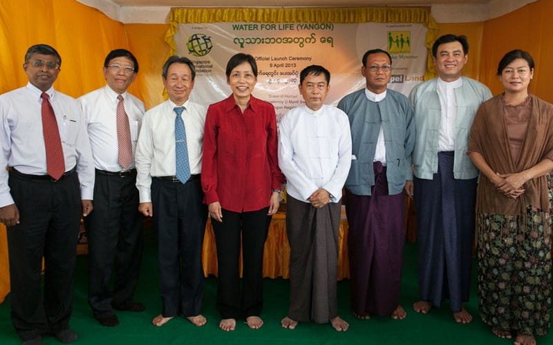 VIPs at the launch ceremony (L-R – Mr Benjamin William, Mr Choo Chin Teck, His Excellency Robert Chua, Ms Euleen Goh, Dr Than Aung, U Kyi Tin, Dr Phone Win & Daw Yuza Maw Htoon) (Photo credit: Foo Chee Chang)
