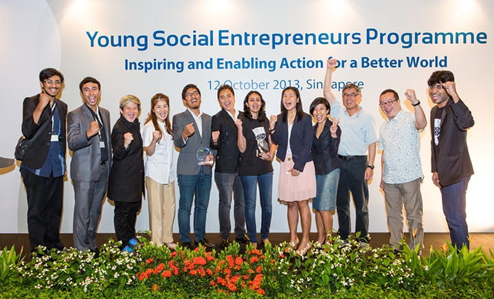 Rayseed Hussen and Alfi Irfan, SIF governor Elim Chew, SIF Executive Director Jean Tan, Akash Gunung and Jamon Mok, Prukulpa Sankar, Kathy Xu, Asia Philanthropic Ventures Ng Song Wah and Stephen Lim, SIF governor Lian Wee Cheow and Varun Banka.