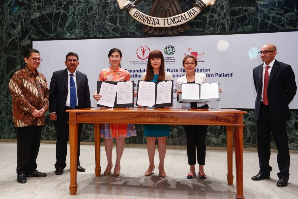 From L to R, Mrs Veronica Basuki Chairperson of the Indonesian Cancer Foundation (Jakarta), Ms Jean Tan, Executive Director of SIF and Ms Lynna Chandra, Founder of Rachel House at the LOA signing ceremony held in Jakarta’s City Hall.